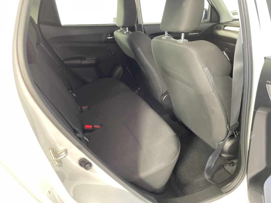 Photo '20' of Suzuki Swift