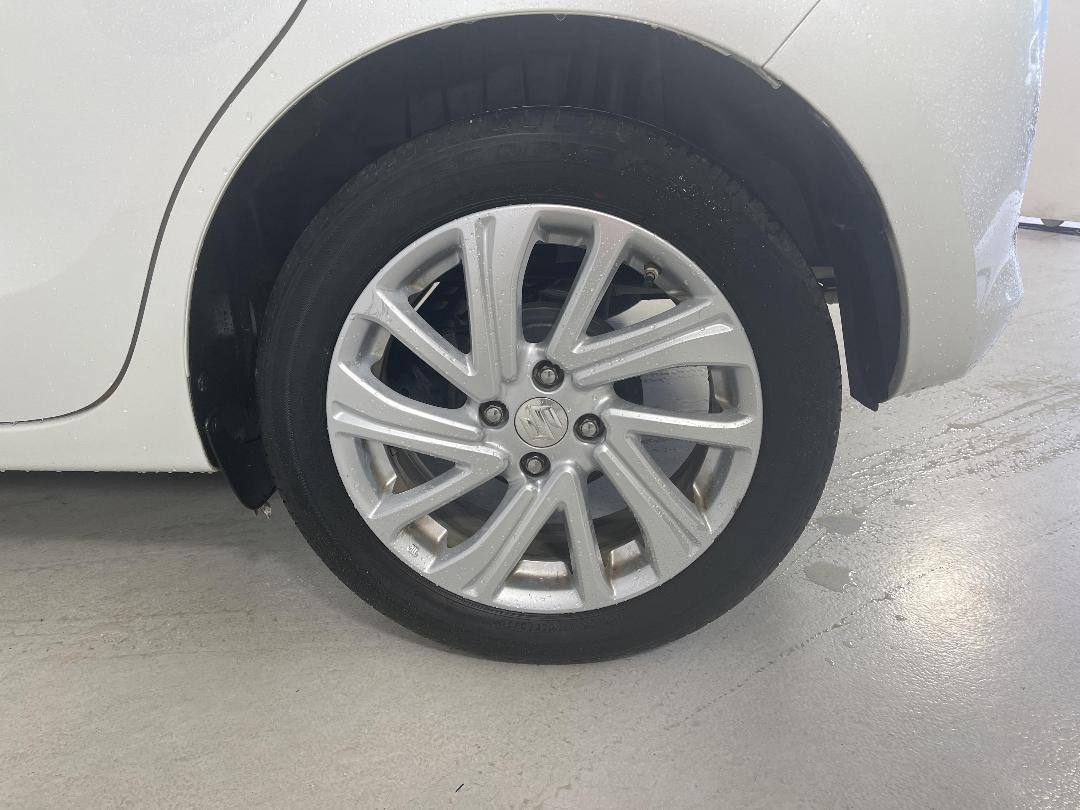 Photo '11' of Suzuki Swift