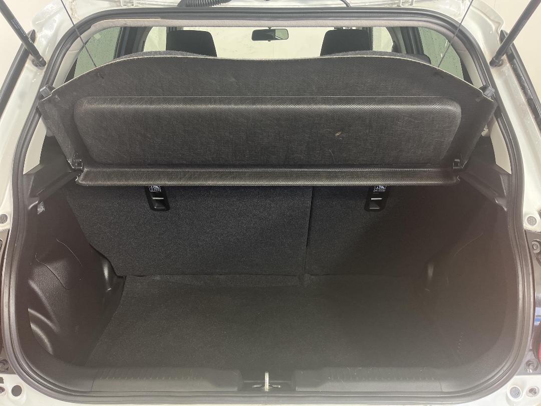 Photo '14' of Suzuki Swift