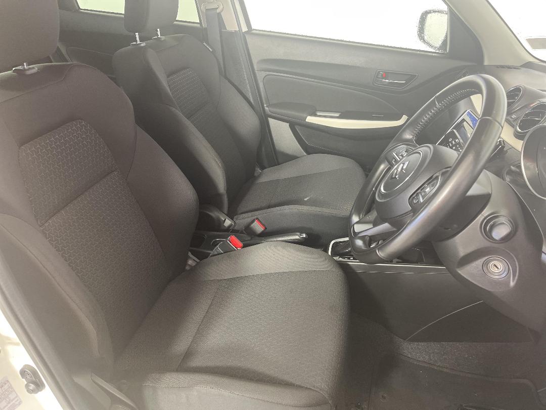 Photo '16' of Suzuki Swift