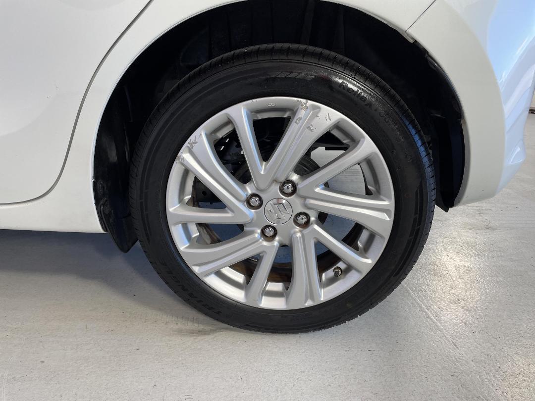 Photo '11' of Suzuki Swift