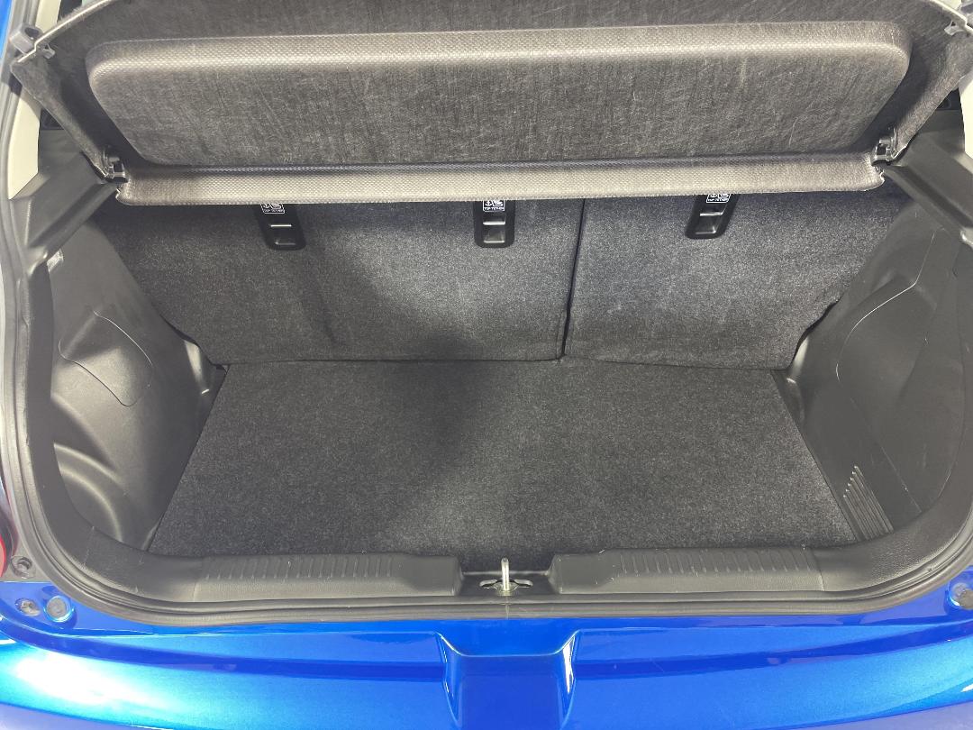 Photo '14' of Suzuki Swift Photo '14' of Suzuki Swift