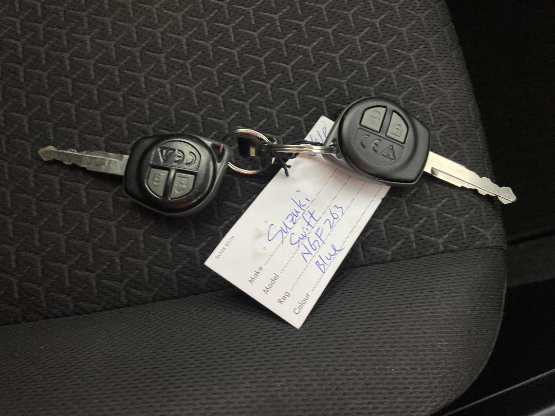 Photo '22' of Suzuki Swift Photo '22' of Suzuki Swift