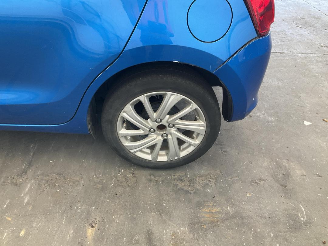 Photo '15' of Suzuki Swift GL