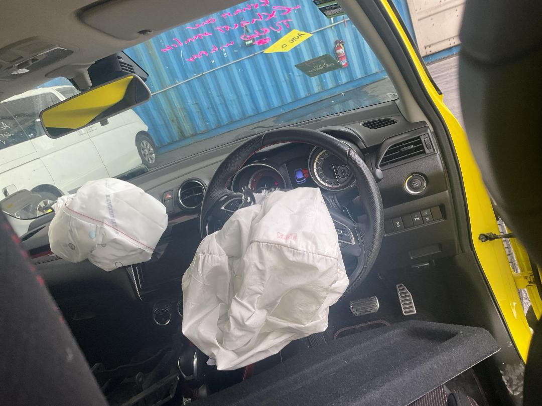 Photo '23' of Suzuki Swift Sport