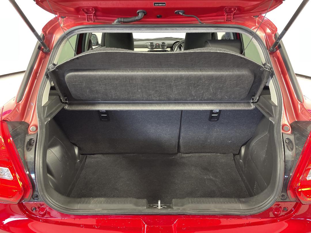 Photo '14' of Suzuki Swift