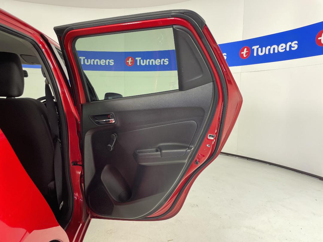 Photo '19' of Suzuki Swift