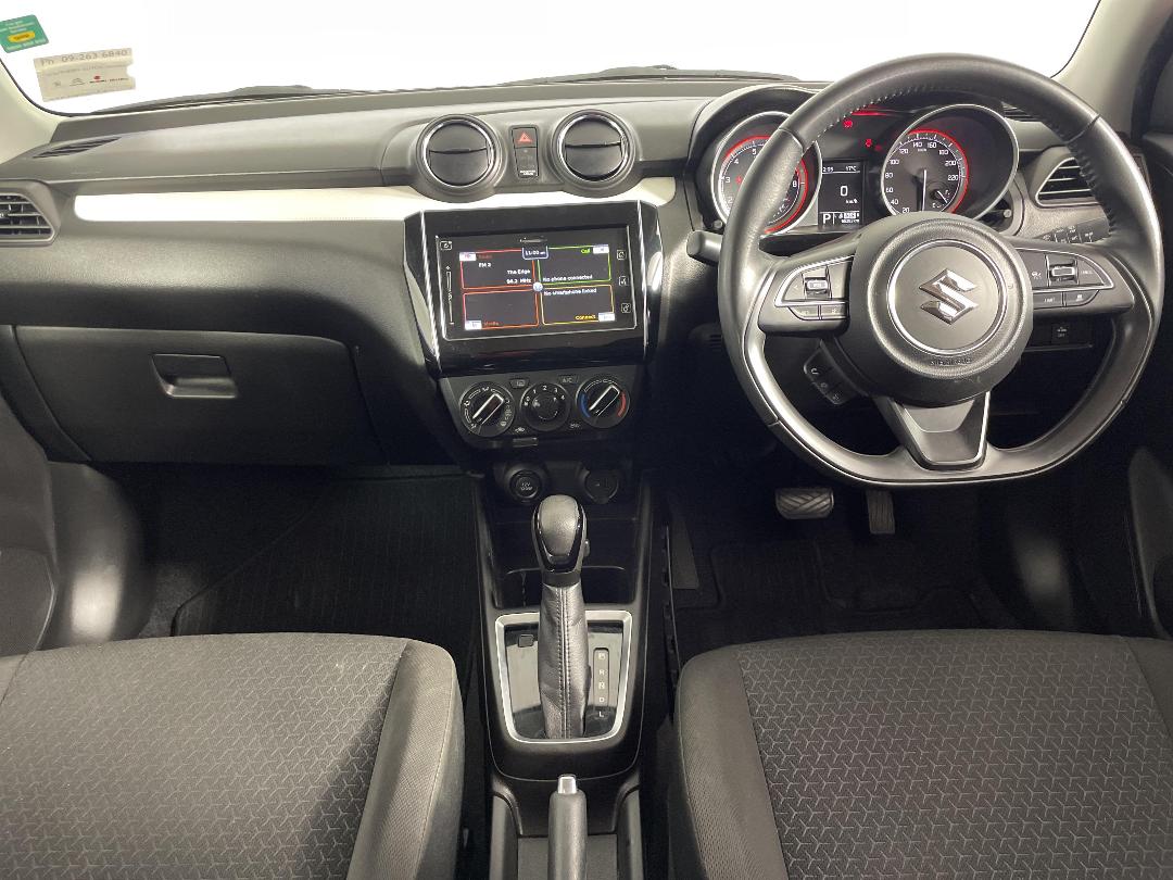 Photo '18' of Suzuki Swift