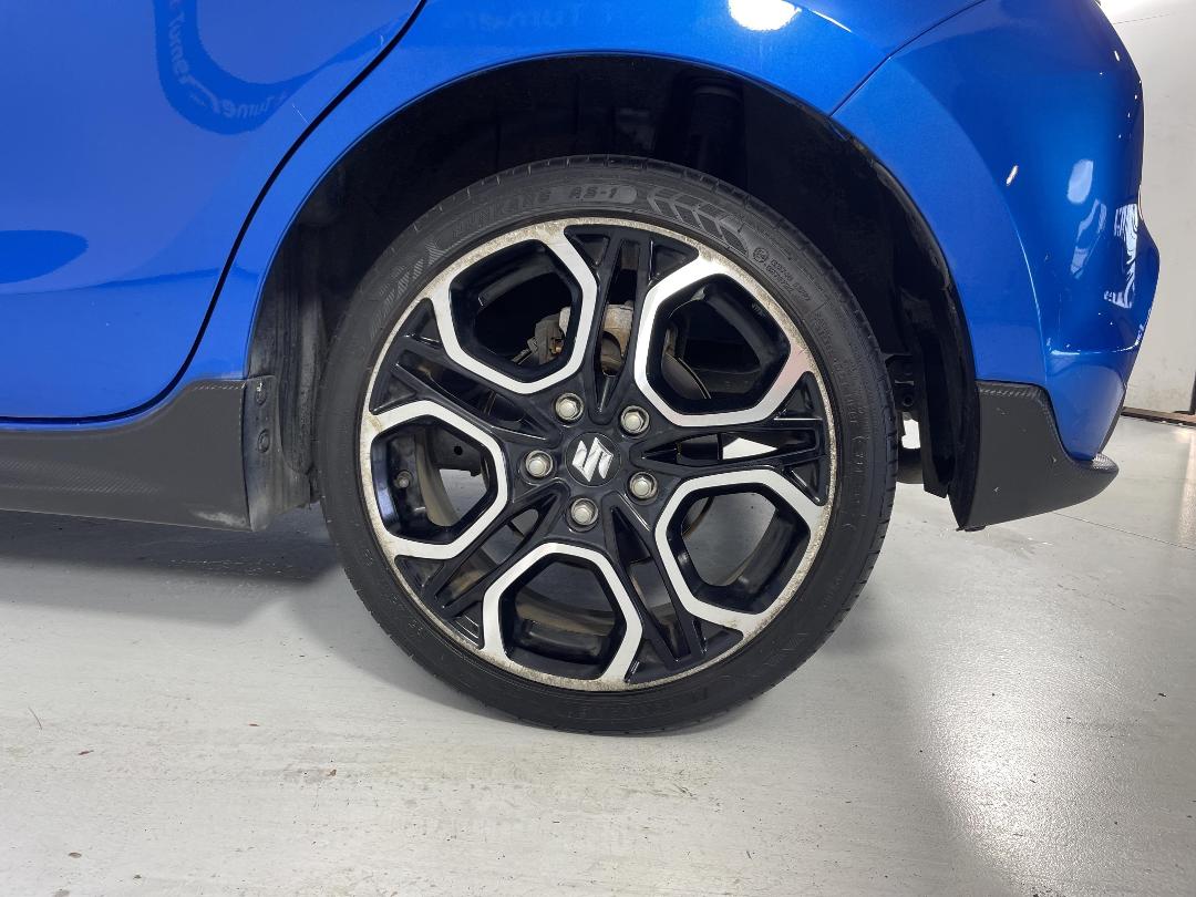 Photo '11' of Suzuki Swift