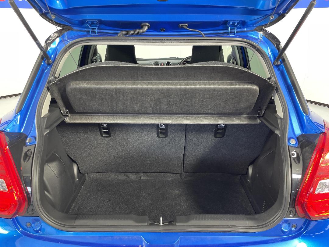 Photo '14' of Suzuki Swift