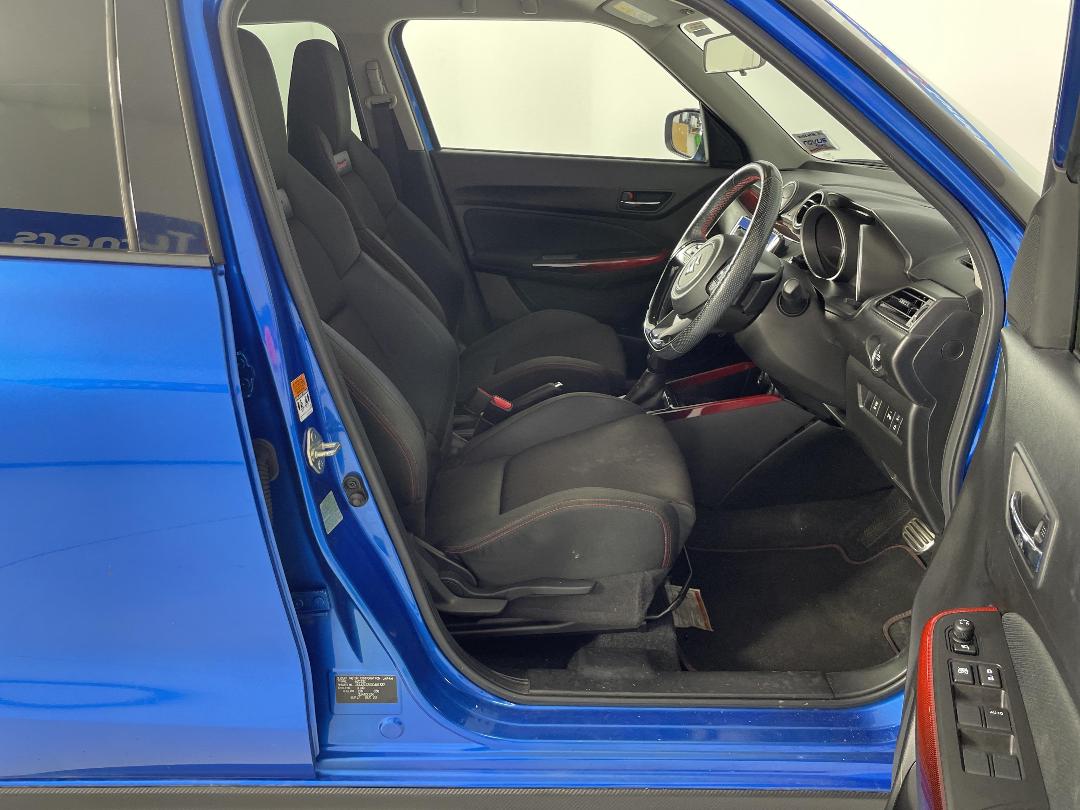 Photo '16' of Suzuki Swift