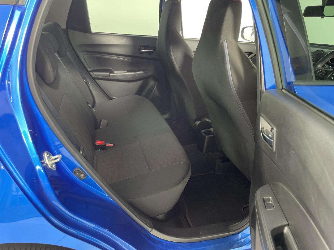 Photo '20' of Suzuki Swift