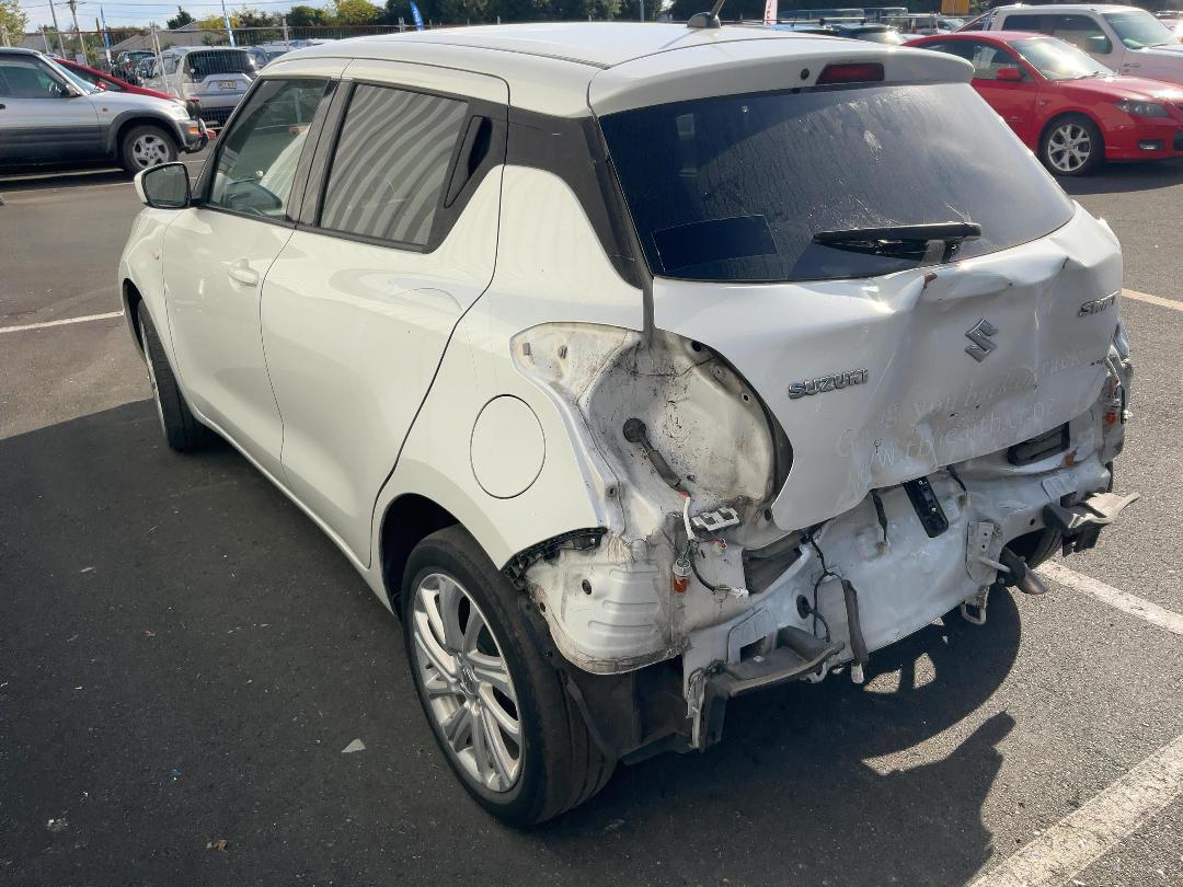 Photo '3' of Suzuki Swift GL