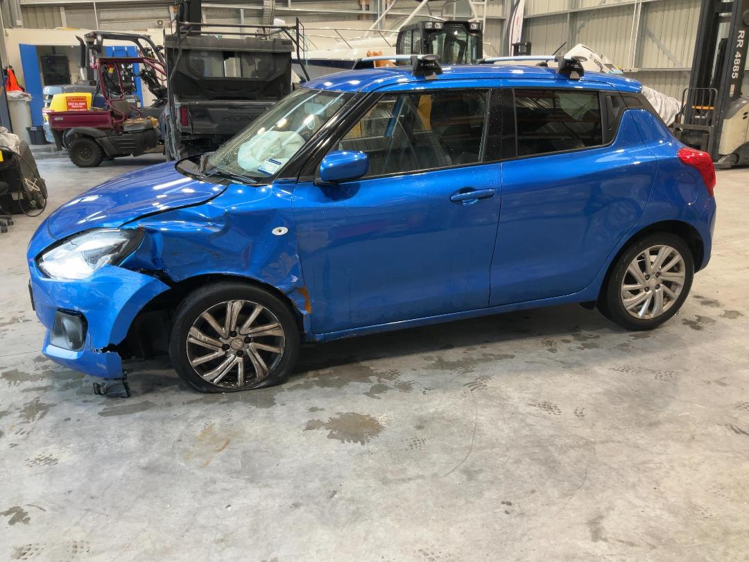 Photo '4' of Suzuki Swift GLX Hybrid