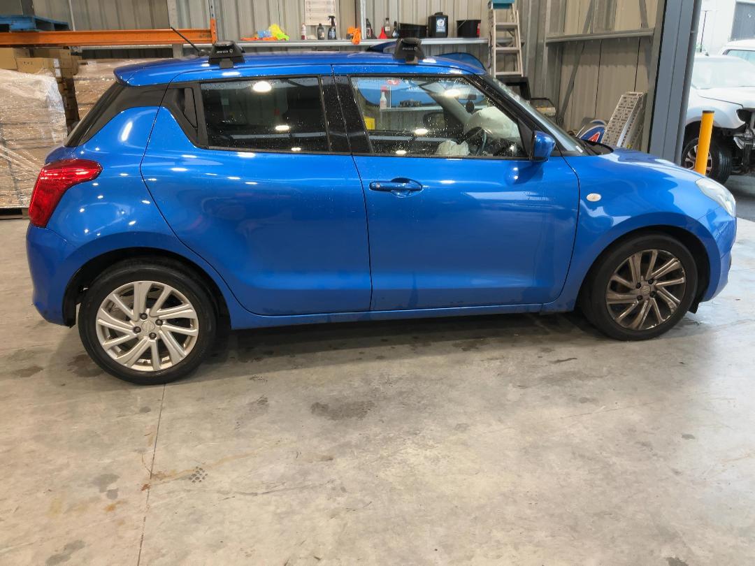 Photo '8' of Suzuki Swift GLX Hybrid