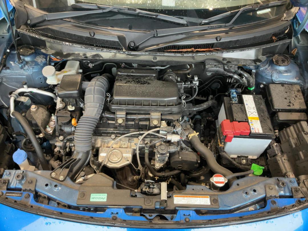 Photo '21' of Suzuki Swift GLX Hybrid