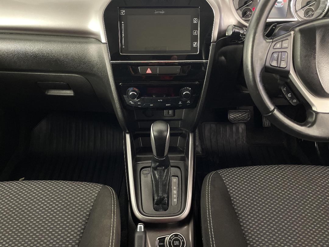 Photo '18' of Suzuki Vitara