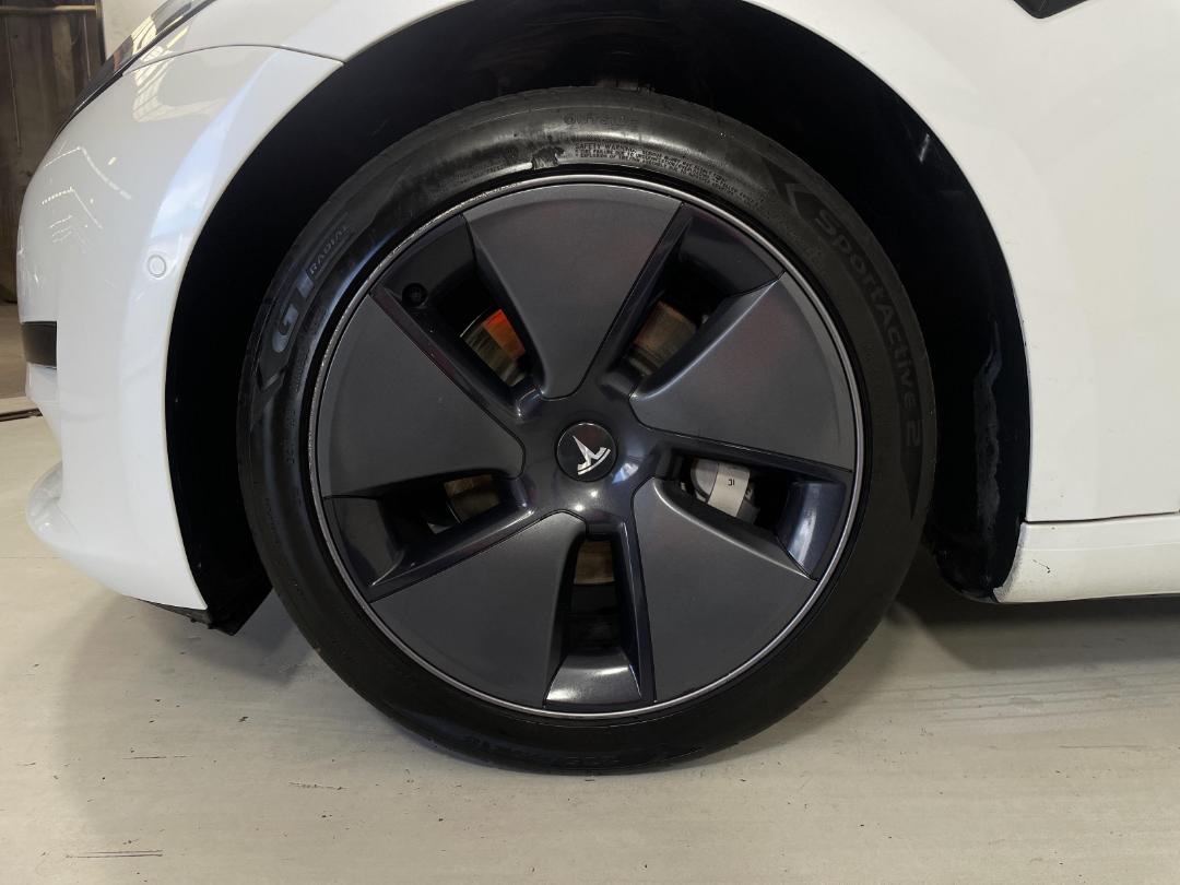 Photo '10' of Tesla Model 3