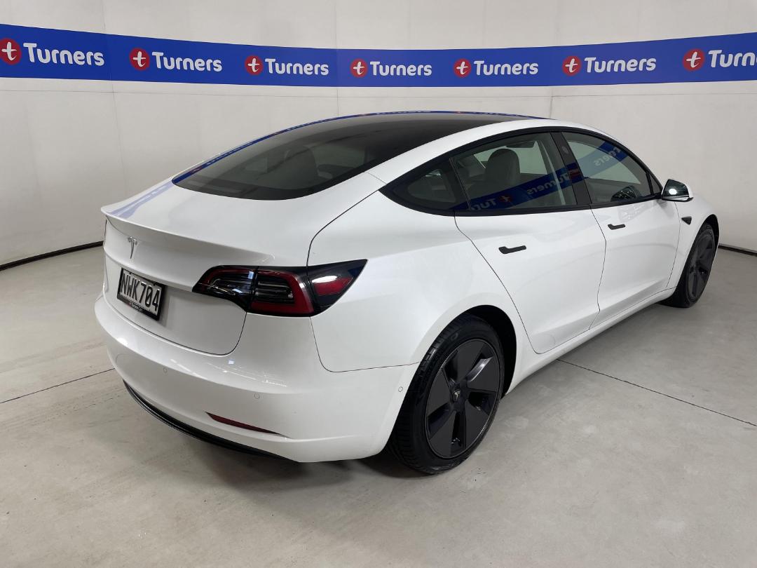 Photo '7' of Tesla Model 3