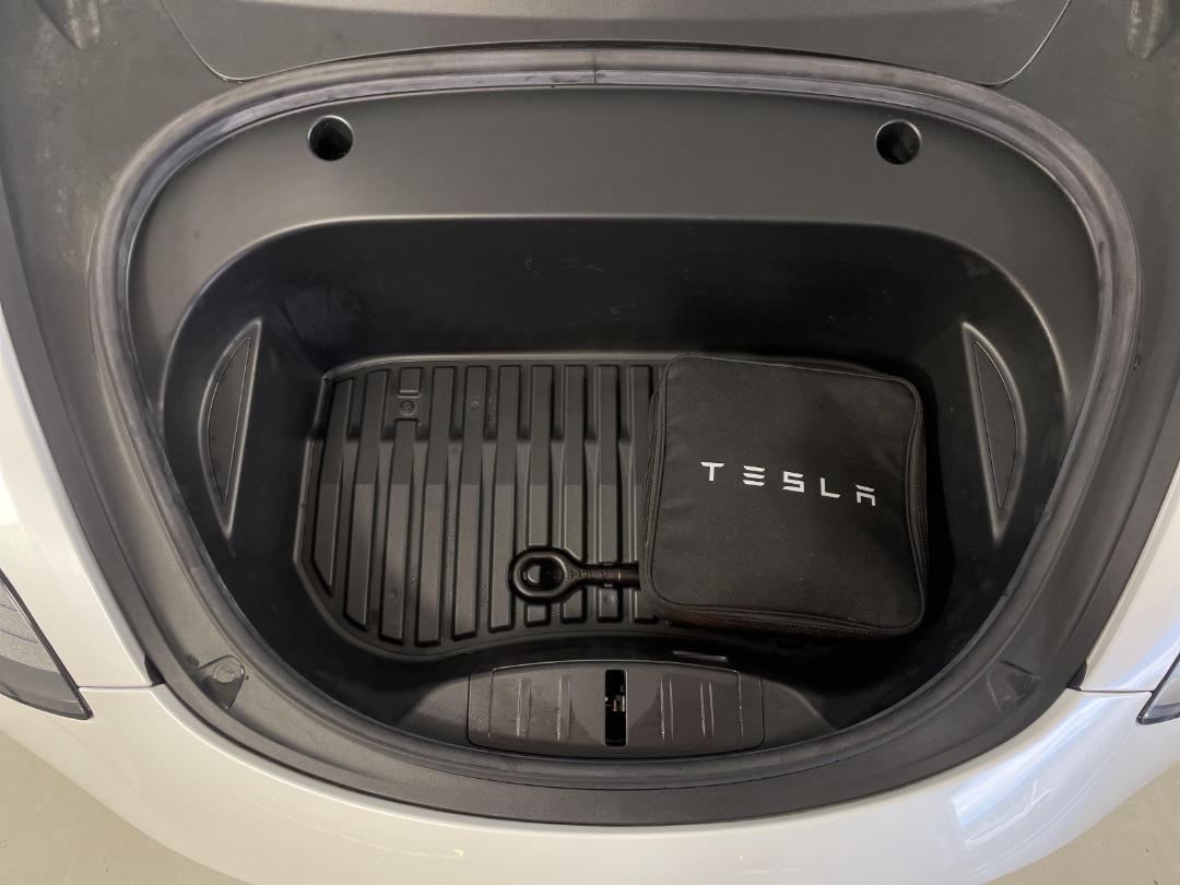 Photo '13' of Tesla Model 3