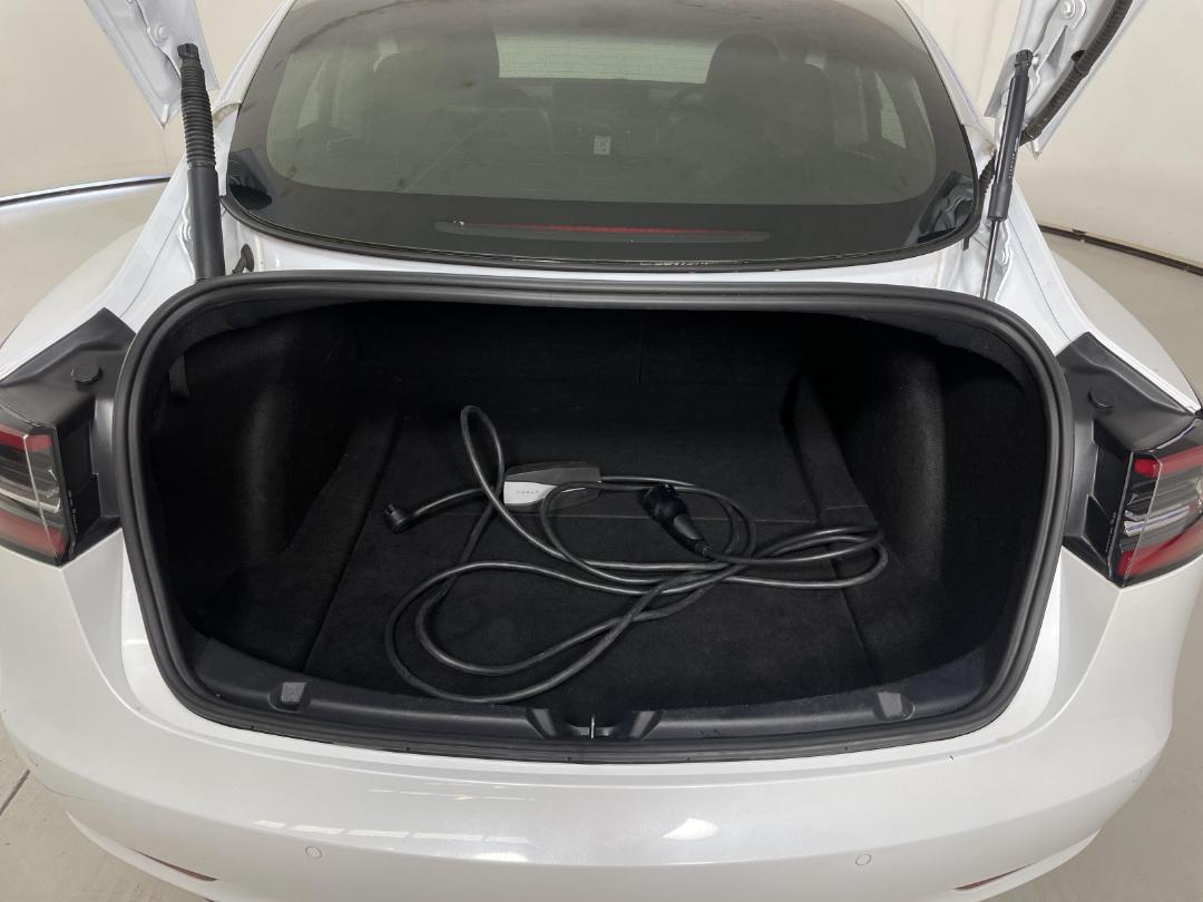 Photo '14' of Tesla Model 3