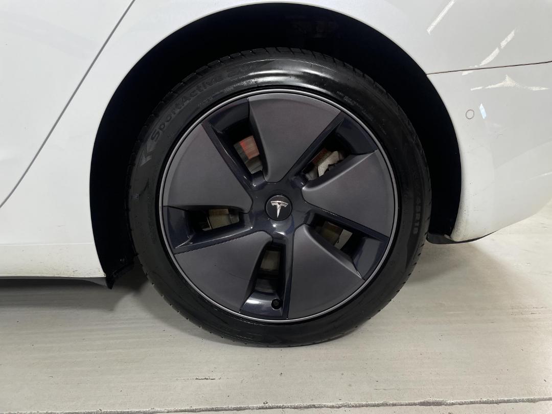 Photo '11' of Tesla Model 3