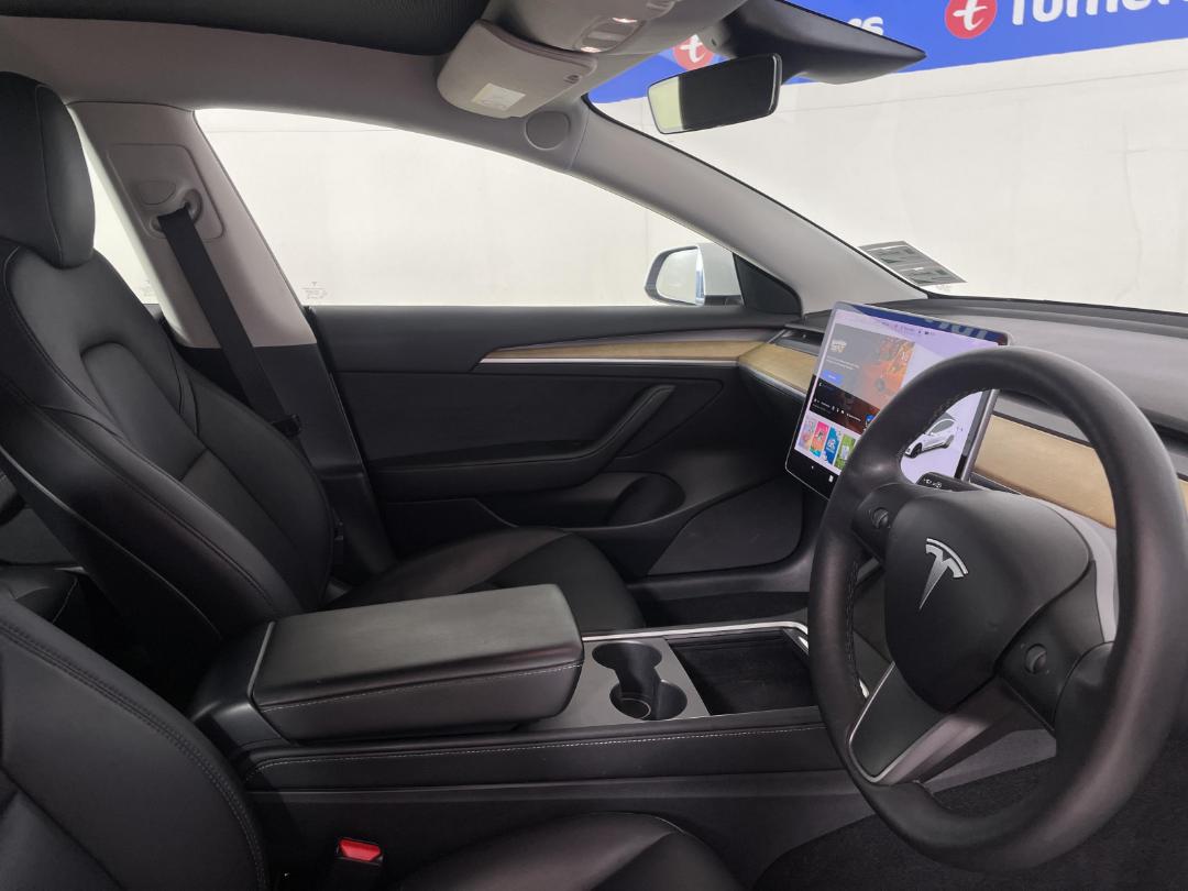 Photo '16' of Tesla Model 3