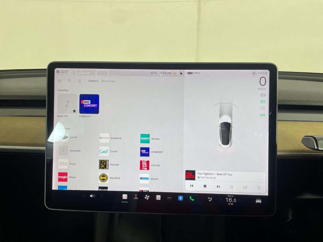 Photo '21' of Tesla Model 3