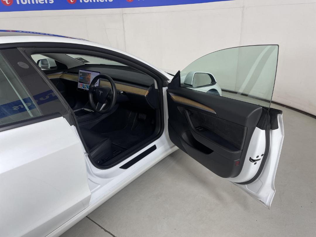 Photo '15' of Tesla Model 3