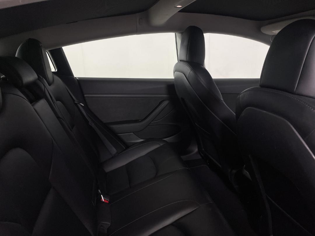 Photo '20' of Tesla Model 3