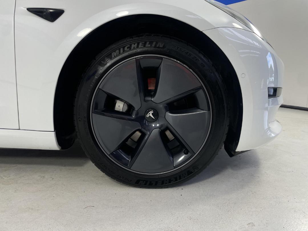 Photo '9' of Tesla Model 3