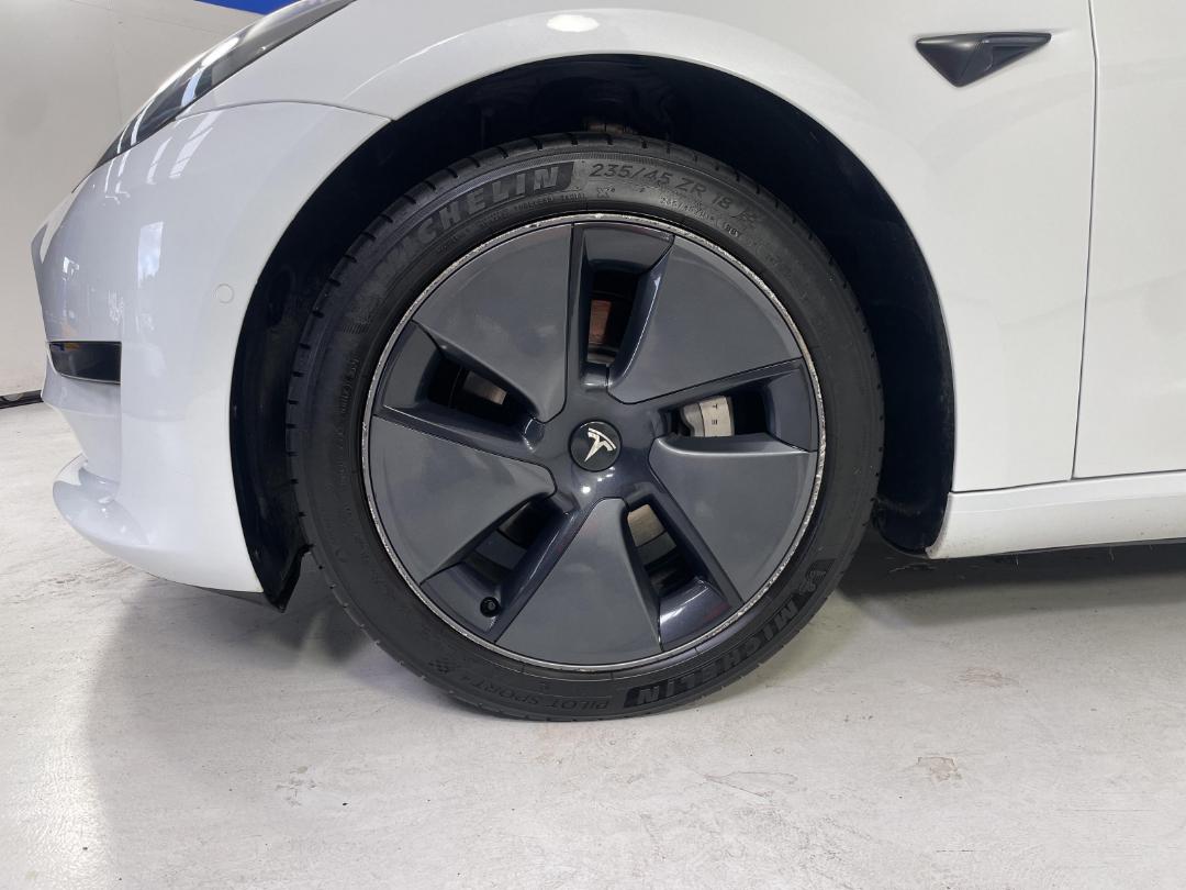 Photo '10' of Tesla Model 3