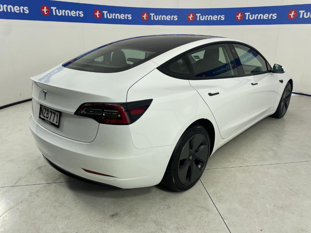 Photo '7' of Tesla Model 3