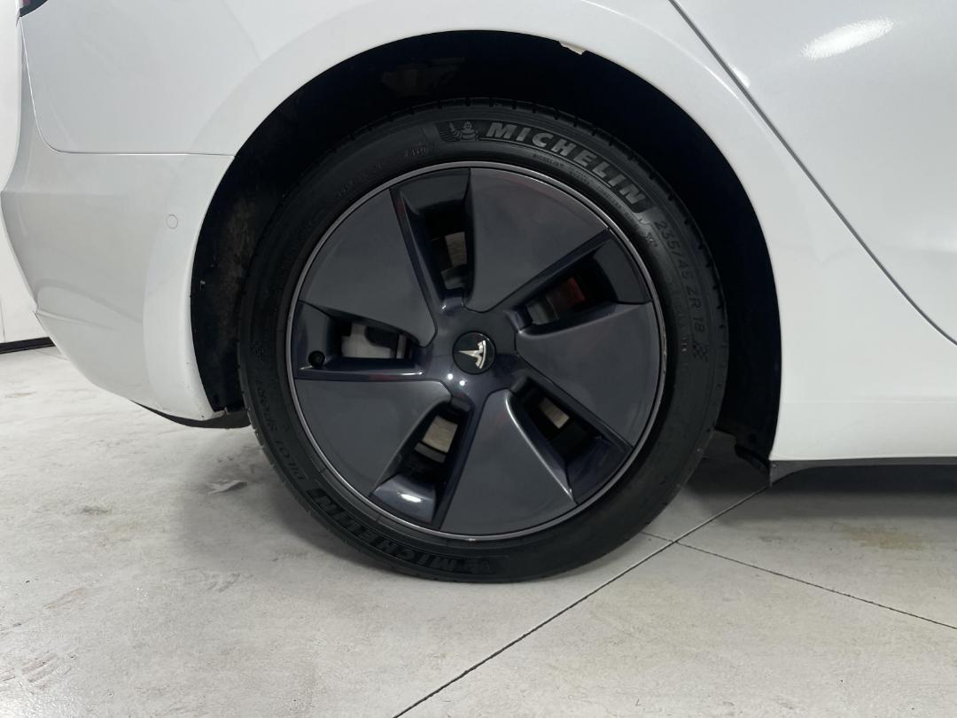 Photo '12' of Tesla Model 3