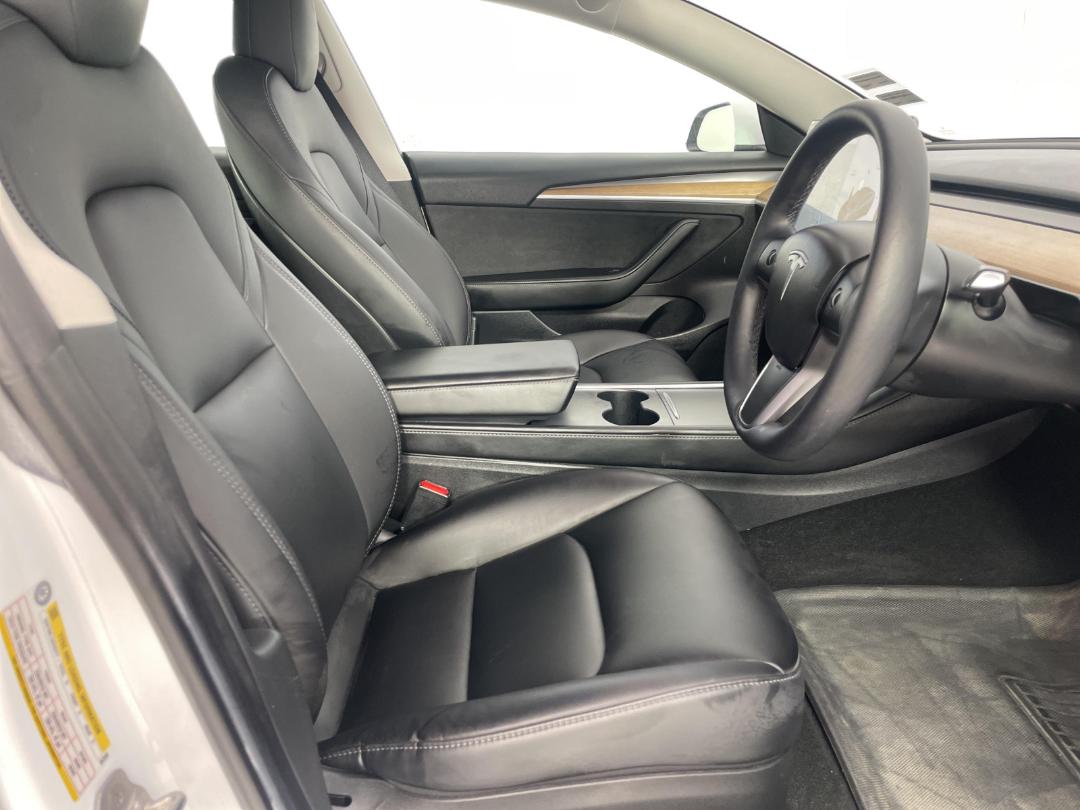 Photo '16' of Tesla Model 3