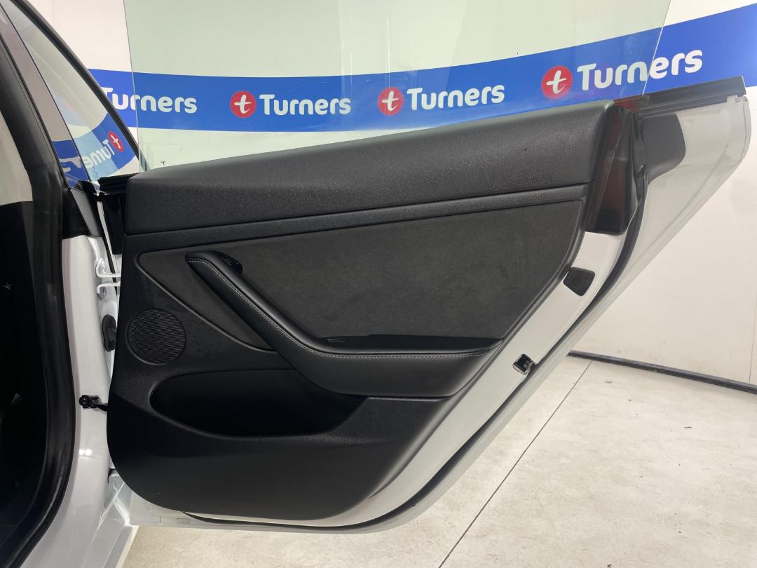 Photo '19' of Tesla Model 3