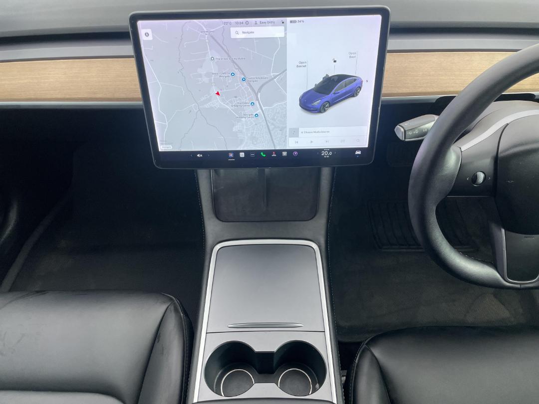 Photo '18' of Tesla Model 3