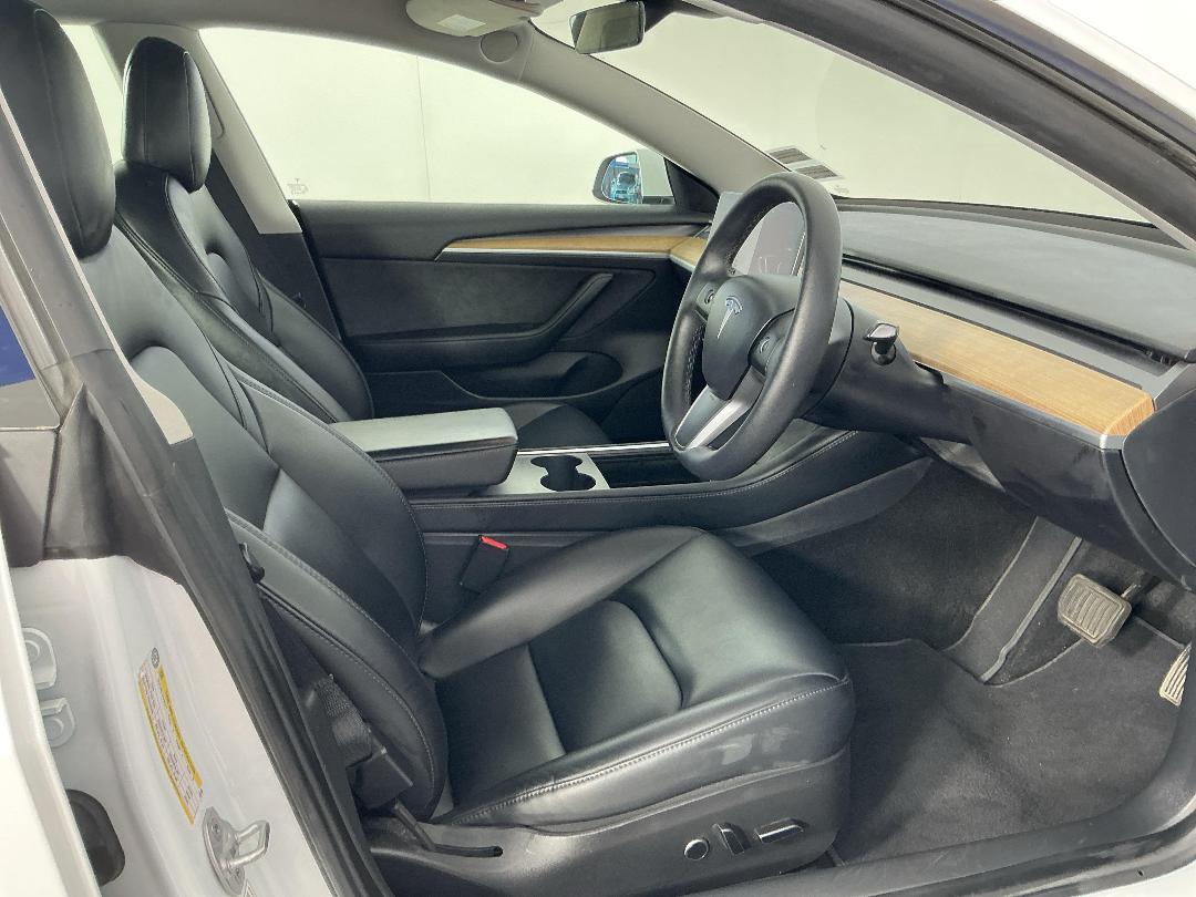 Photo '16' of Tesla Model 3 Photo '16' of Tesla Model 3