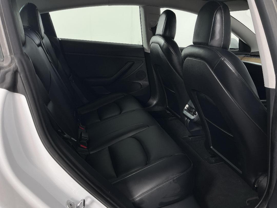 Photo '20' of Tesla Model 3 Photo '20' of Tesla Model 3