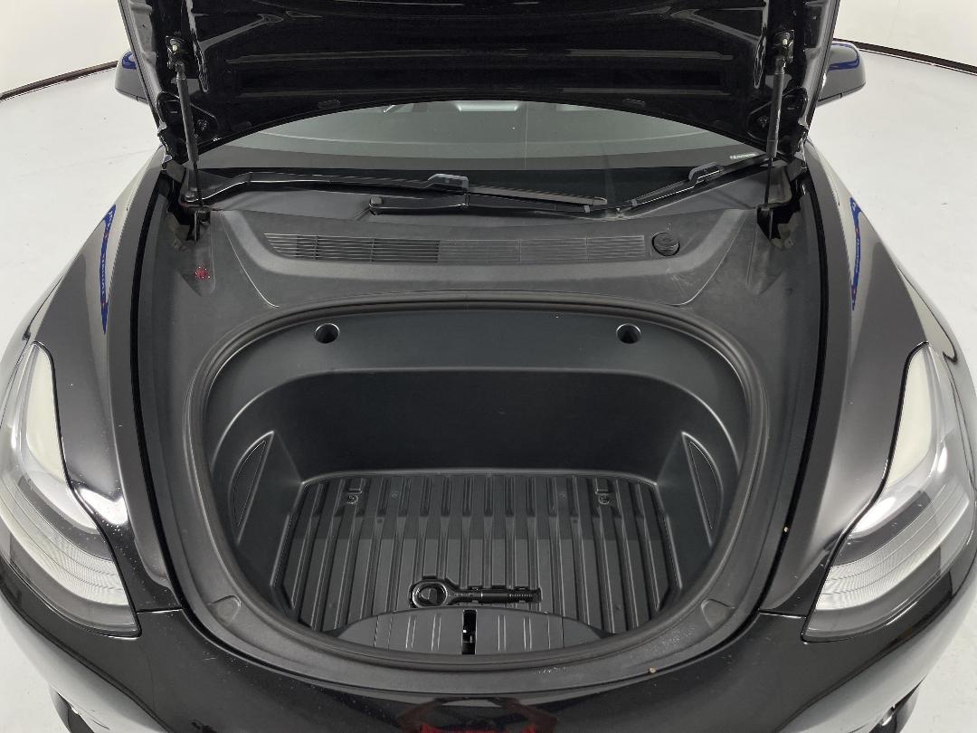 Photo '13' of Tesla Model 3 Photo '13' of Tesla Model 3