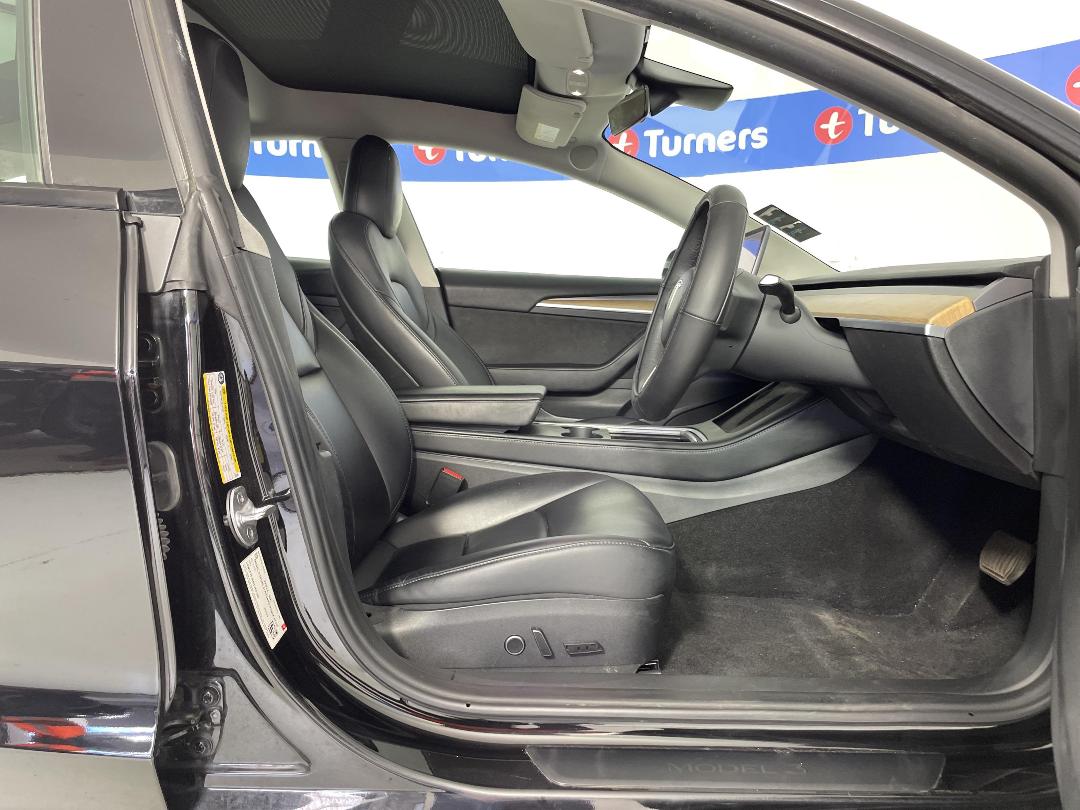 Photo '16' of Tesla Model 3 Photo '16' of Tesla Model 3