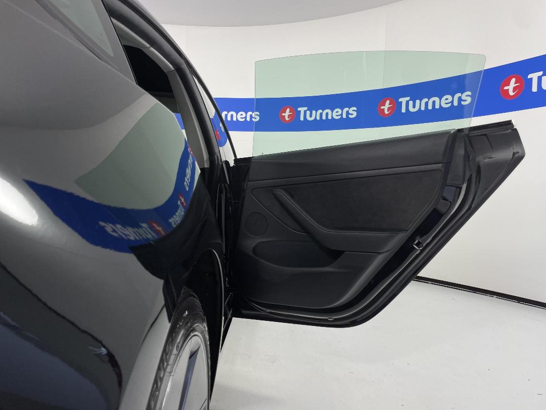 Photo '19' of Tesla Model 3 Photo '19' of Tesla Model 3