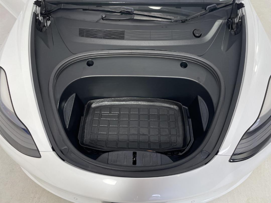 Photo '13' of Tesla Model 3