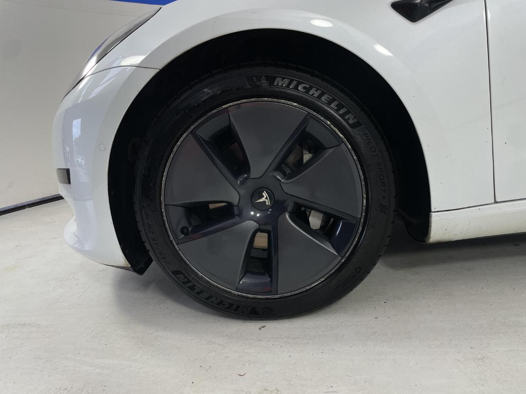 Photo '10' of Tesla Model 3