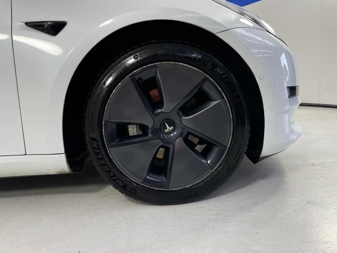 Photo '9' of Tesla Model 3