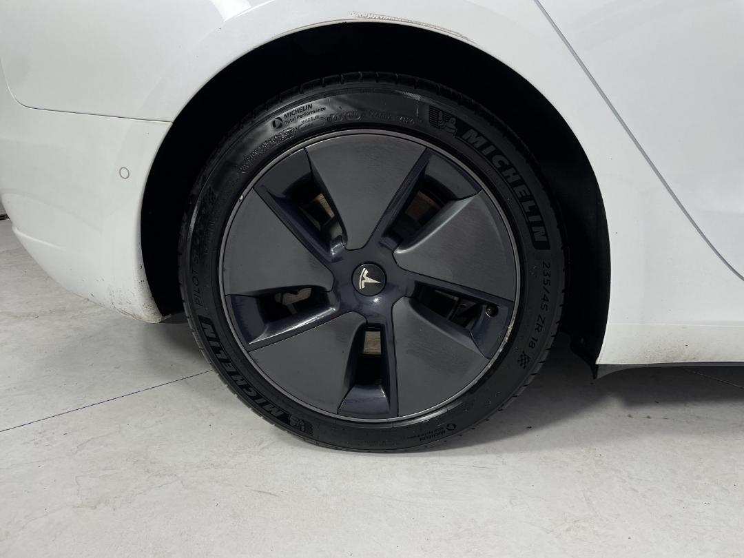 Photo '12' of Tesla Model 3