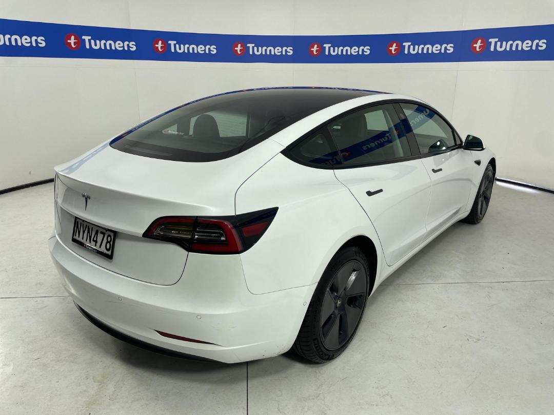 Photo '7' of Tesla Model 3