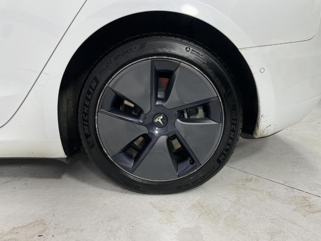 Photo '11' of Tesla Model 3