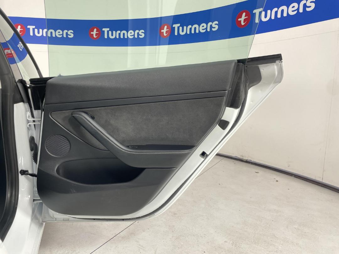 Photo '19' of Tesla Model 3