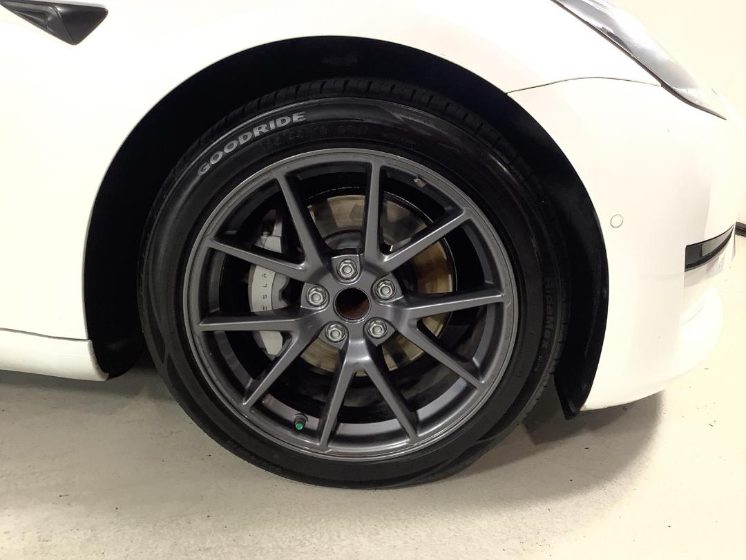 Photo '9' of Tesla Model 3